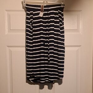 🦝NWT Navy-White Striped casual Strech Skirt With Pockets + adjustable strings